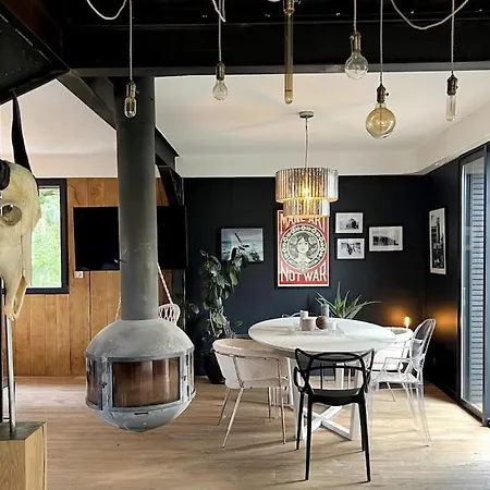 Magnifique Maison Type Chalet Avec Jardin Fleury (Manche)