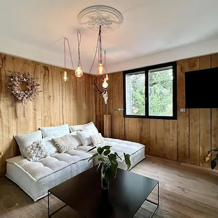 Magnifique Maison Type Chalet Avec Jardin * Fleury (Manche)